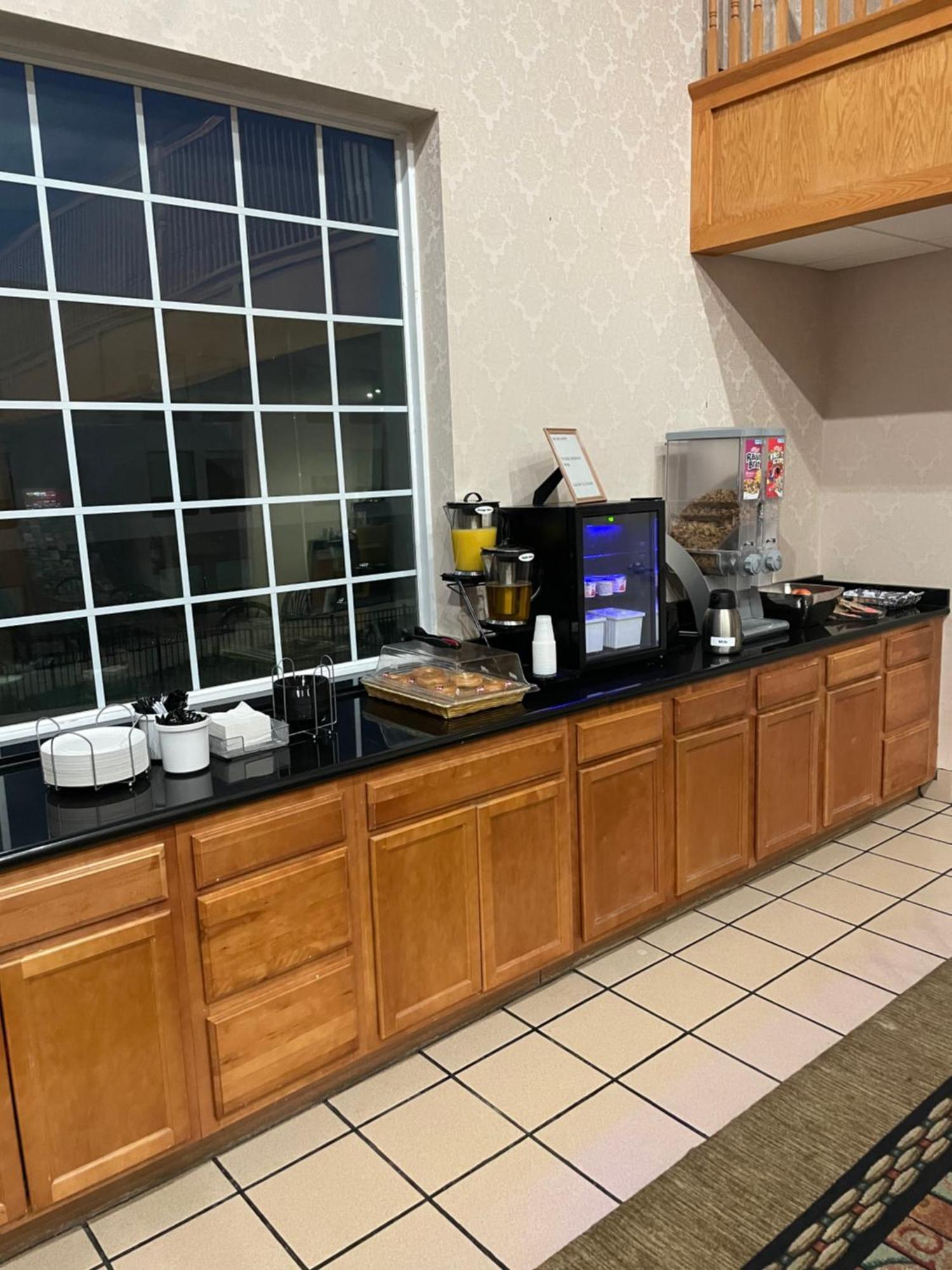 Super 8 By Wyndham Harrisburg Hershey North Luaran gambar